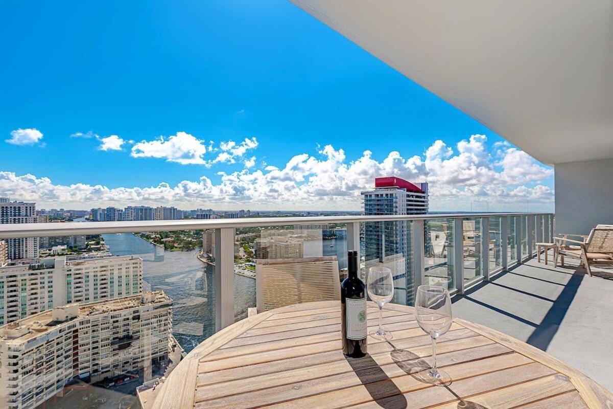 할리우드 Wrap Around Balcony - Insane Views - Amazing Pools 아파트 외부 사진