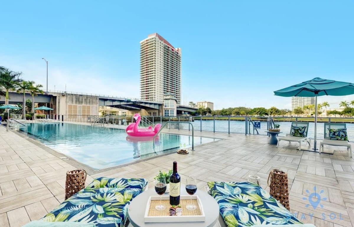 할리우드 Wrap Around Balcony - Insane Views - Amazing Pools 아파트 외부 사진