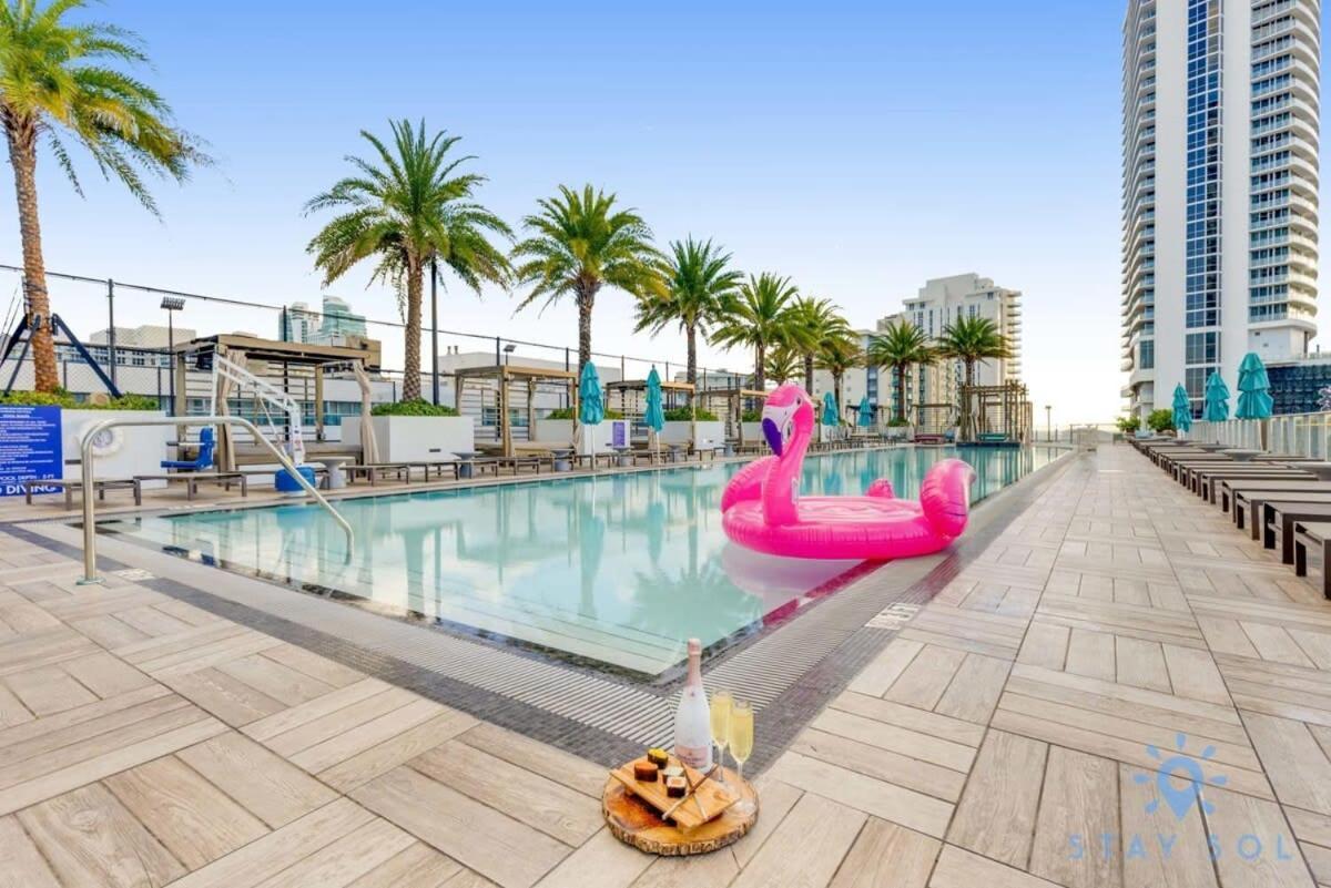 할리우드 Wrap Around Balcony - Insane Views - Amazing Pools 아파트 외부 사진